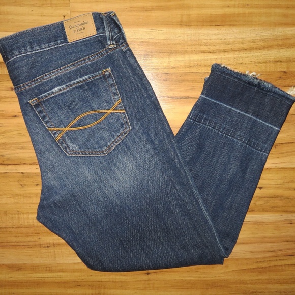 Abercrombie & Fitch Denim - Abercrombie & Fitch "Boyfriend" Fit Cropped Jeans